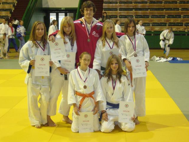 Naše družstvo s Trenérem Jiřím Halvou